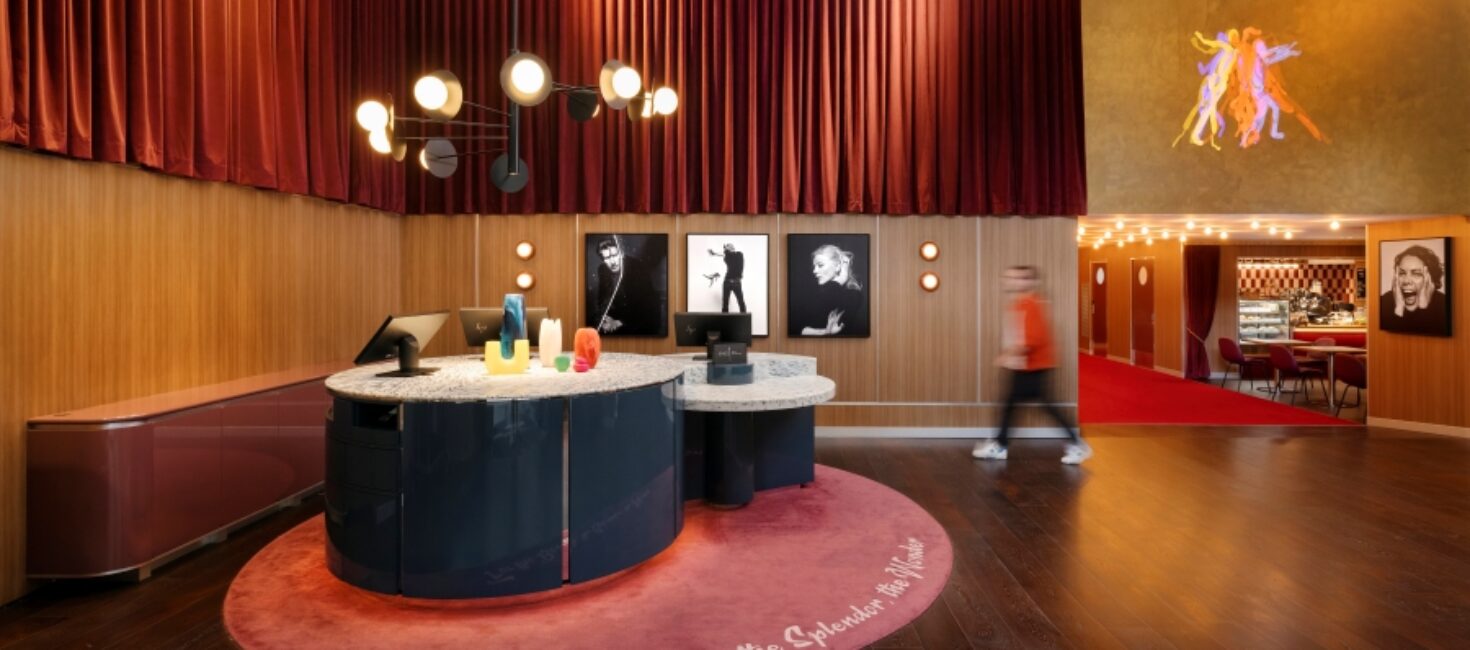 Hotel Review: Hotel Indigo Sydney Potts Point, an IHG Hotel. Where ﻿whimsical quirky meets artistry. Luc-San by Luke Manghan ups the Japanese/French restaurant ante﻿