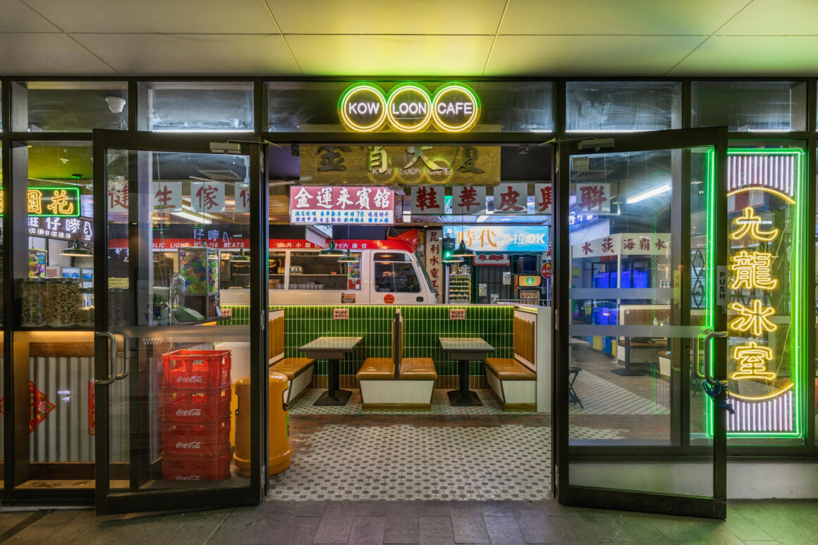 Kowloon Cafe,Burwood – Hong Kong Diner with Retro English Throwbacks: A Dining Floor with a Hong Kong Bus and Epic New BBQ Meat Range